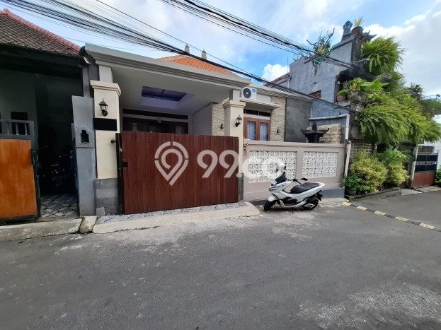 Rumah di Kerobokan, 2 KT, Lingkungan Strategis, LT 100m² LB 80m² Rumah di Kerobokan, 2 KT, Lingkungan Strategis, LT 100m² LB 80m²
