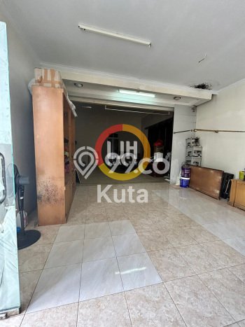 Siap Huni Rumah Mewah 5 Kamar di Kuta Dekat ke Mana Pun Siap Huni Rumah Mewah 5 Kamar di Kuta Dekat ke Mana Pun