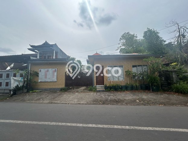 UNIT SPESIAL! Rumah di Denpasar Utara, 4 KT, Akses Fasilitas, Luas 300m2m² LB 200m2m² UNIT SPESIAL! Rumah di Denpasar Utara, 4 KT, Akses Fasilitas, Luas 300m2m² LB 200m2m²