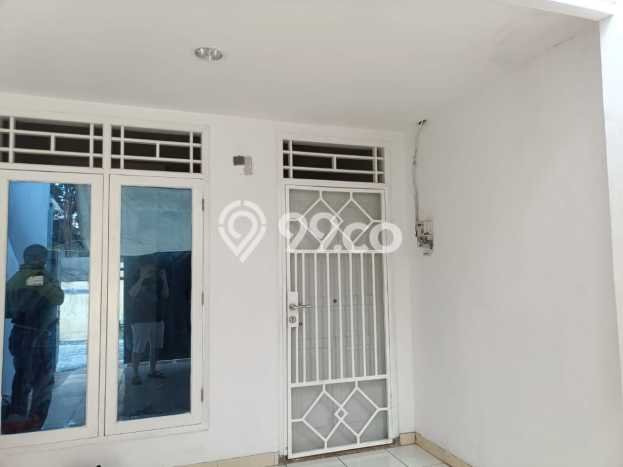 Rumah Sewa Jakarta Barat LT 60m2 LB 118m2 Area Taman Palem Rumah Sewa Jakarta Barat LT 60m2 LB 118m2 Area Taman Palem