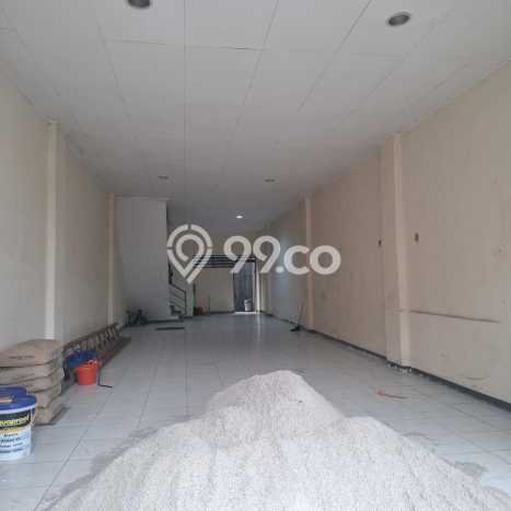 Ruko untuk Disewa di Pusat Jakarta Barat Luas Bangunan 243m2 Ruko untuk Disewa di Pusat Jakarta Barat Luas Bangunan 243m2
