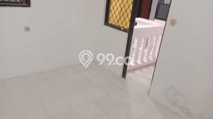Rumah sewa siap pakai 5 KT di Duri Kosambi, Jakarta Barat Rumah sewa siap pakai 5 KT di Duri Kosambi, Jakarta Barat