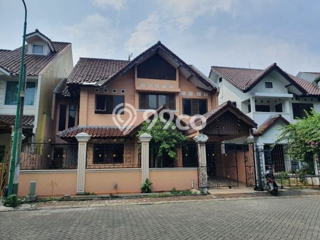 Hunian Mewah LB 300m2 Siap Pakai Desain Elegan di Raffles Hills, Jakarta Timur Hunian Mewah LB 300m2 Siap Pakai Desain Elegan di Raffles Hills, Jakarta Timur
