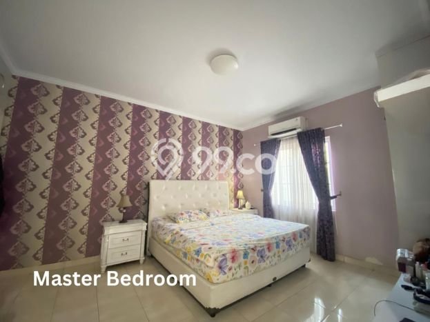 Dijual Rumah Luas Megah Dengan View Cantik di Kota Wisata, Jakarta Timur Dijual Rumah Luas Megah Dengan View Cantik di Kota Wisata, Jakarta Timur
