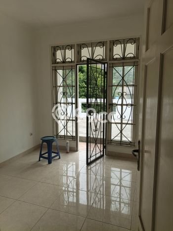 Rumah Modern 4 Kamar LT 165m2 di Kota Wisata Rumah Modern 4 Kamar LT 165m2 di Kota Wisata