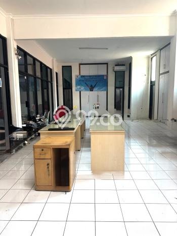 Area Ramai! Ruko Dijual di Kelapa Gading untuk Bisnis Luas Bangunan 360m2 Area Ramai! Ruko Dijual di Kelapa Gading untuk Bisnis Luas Bangunan 360m2