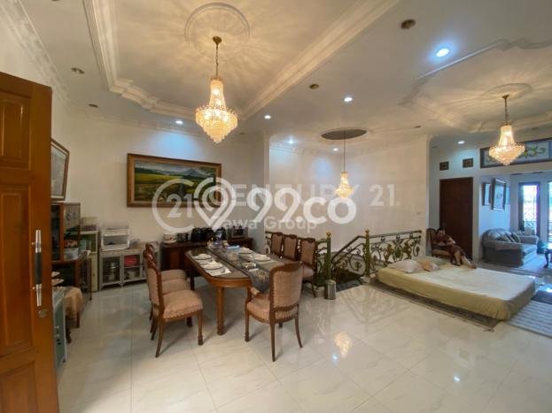 Rumah Elit Modern Tanpa Renovasi di Meruya Jakarta Barat Rumah Elit Modern Tanpa Renovasi di Meruya Jakarta Barat