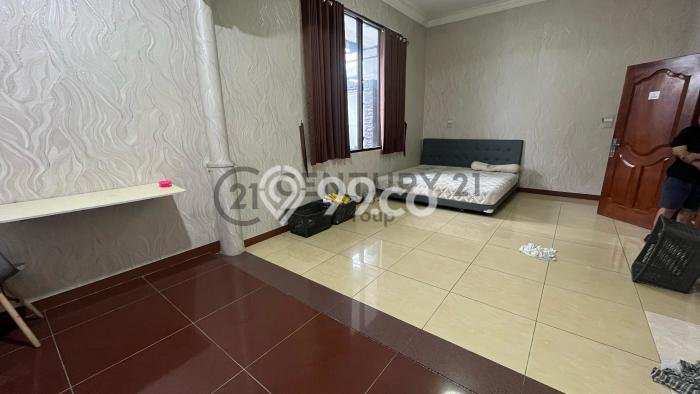 Kost Dijual di Kemanggisan dengan 1 KT dan Luas 326m2 Kost Dijual di Kemanggisan dengan 1 KT dan Luas 326m2