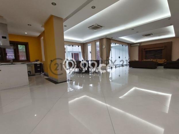 Hunian Modern dengan LT 560m2 & LB 600m2 Disewakan di Pondok Indah Hunian Modern dengan LT 560m2 & LB 600m2 Disewakan di Pondok Indah