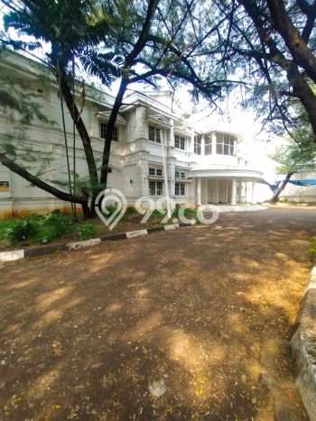 For Sale! Luxury House LT 9915m2 Desain Elegan di Kemang For Sale! Luxury House LT 9915m2 Desain Elegan di Kemang
