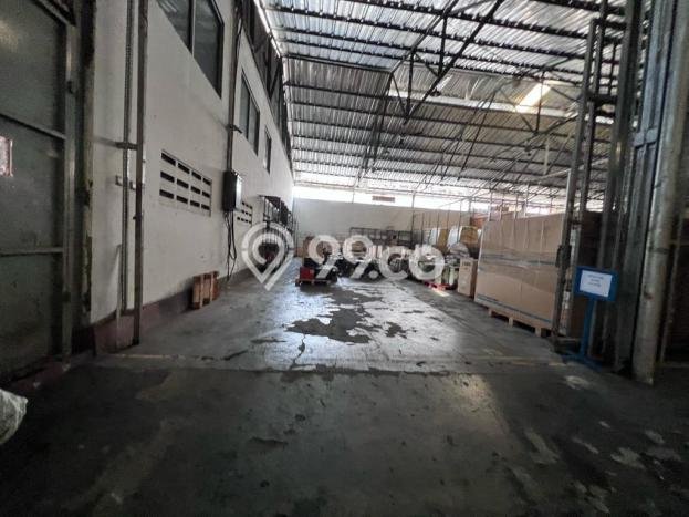 LOKASI STRATEGIS! Gudang di Cakung, Luas 3512m², Akses Strategis LOKASI STRATEGIS! Gudang di Cakung, Luas 3512m², Akses Strategis
