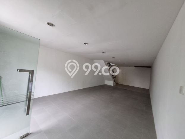 Disewakan Ruko Premium Kawasan , Luas 95m2m², Area Komersial, Jalan Mudah Disewakan Ruko Premium Kawasan , Luas 95m2m², Area Komersial, Jalan Mudah