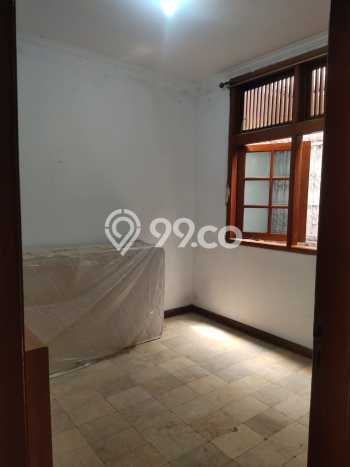 Dijual Rumah 4 Kamar Lokasi Ideal Bagus dan Strategis di Kelapa Gading Dijual Rumah 4 Kamar Lokasi Ideal Bagus dan Strategis di Kelapa Gading