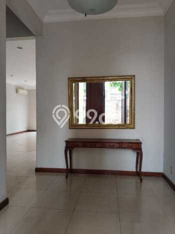 Sewa Rumah Strategis LT 781m2 / LB 781m2 di Kemang, Jakarta Selatan Sewa Rumah Strategis LT 781m2 / LB 781m2 di Kemang, Jakarta Selatan