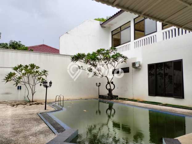 Sewa Rumah Strategis di Ampera LT 1000m2 / LB 1200m2 Kondisi Bagus Sewa Rumah Strategis di Ampera LT 1000m2 / LB 1200m2 Kondisi Bagus