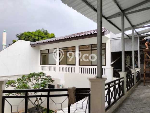 Sewa Rumah Strategis di Ampera LT 1000m2 / LB 1200m2 Kondisi Bagus Sewa Rumah Strategis di Ampera LT 1000m2 / LB 1200m2 Kondisi Bagus