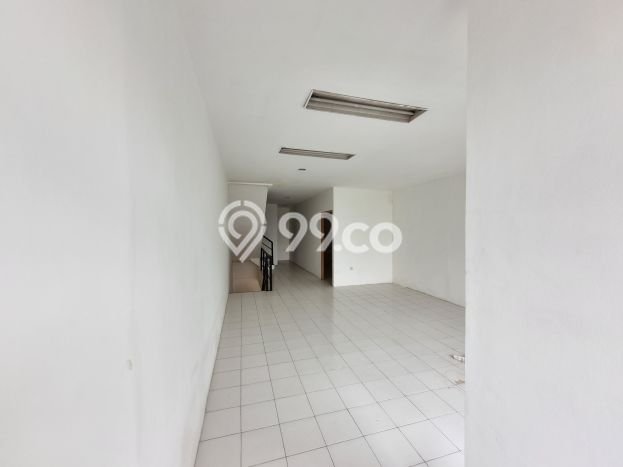 Disewakan Ruko Premium Kawasan , Luas 95m2m², Area Komersial, Jalan Mudah Disewakan Ruko Premium Kawasan , Luas 95m2m², Area Komersial, Jalan Mudah