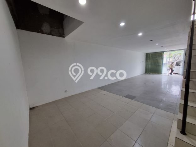 Disewakan Ruko Premium Kawasan , Luas 95m2m², Area Komersial, Jalan Mudah Disewakan Ruko Premium Kawasan , Luas 95m2m², Area Komersial, Jalan Mudah