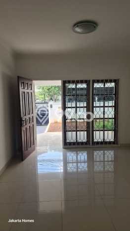 Lokasi strategis! Rumah siap huni disewakan di Kelapa Gading LB 225m2 Lokasi strategis! Rumah siap huni disewakan di Kelapa Gading LB 225m2