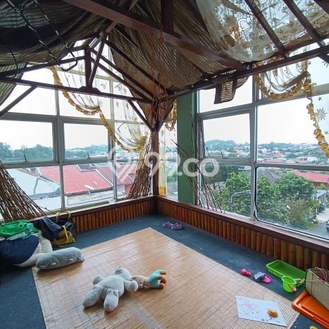 Rumah Elit LB 468m2 Siap Pakai Desain Elegan di Tiban, Batam Rumah Elit LB 468m2 Siap Pakai Desain Elegan di Tiban, Batam