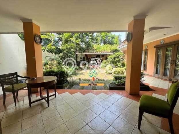 Hunian Elit LB 400m2 Siap Pakai Desain Elegan di Bintaro, Tangerang Selatan Hunian Elit LB 400m2 Siap Pakai Desain Elegan di Bintaro, Tangerang Selatan