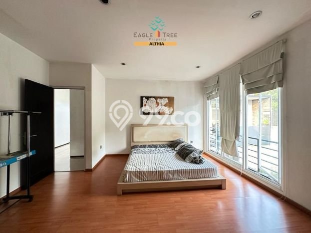 Jual Rumah Luas Elegan Dengan View Cantik di Bintaro, Tangerang Selatan Jual Rumah Luas Elegan Dengan View Cantik di Bintaro, Tangerang Selatan