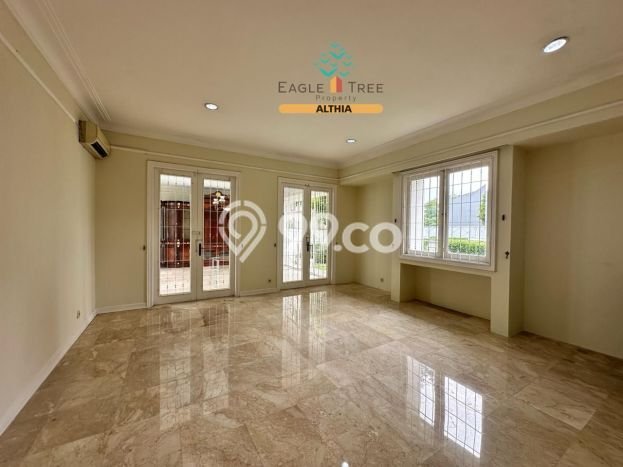 Dijual Rumah Luas Elegan Dengan View Eksklusif di Pondok Indah, Jakarta Selatan Dijual Rumah Luas Elegan Dengan View Eksklusif di Pondok Indah, Jakarta Selatan