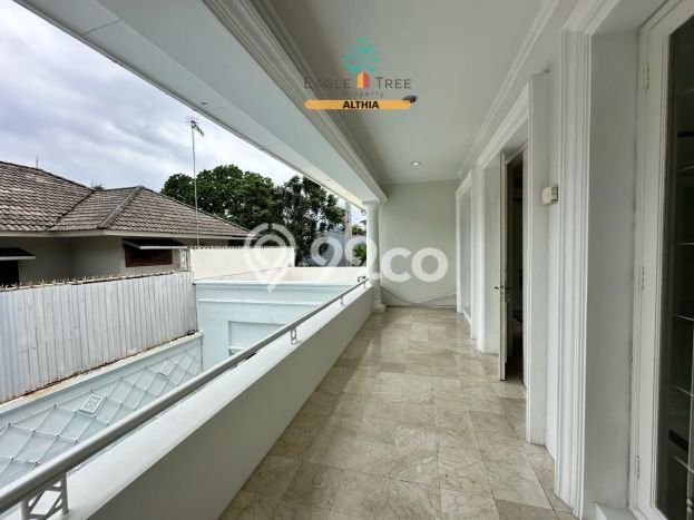 Dijual Rumah Luas Elegan Dengan View Eksklusif di Pondok Indah, Jakarta Selatan Dijual Rumah Luas Elegan Dengan View Eksklusif di Pondok Indah, Jakarta Selatan