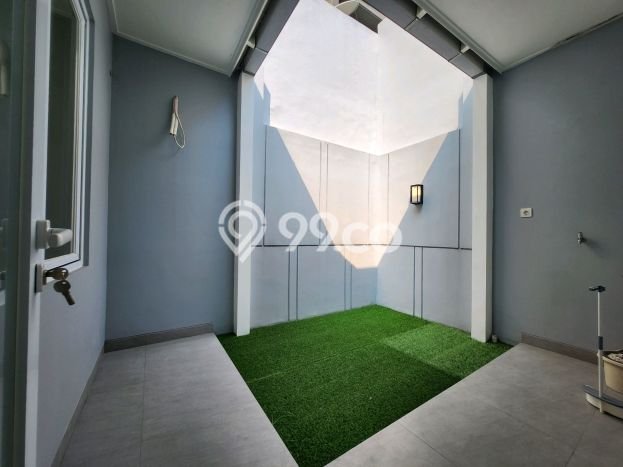 Rumah Modern 3 KT di BSD City Tangerang Semi Furnished Rumah Modern 3 KT di BSD City Tangerang Semi Furnished