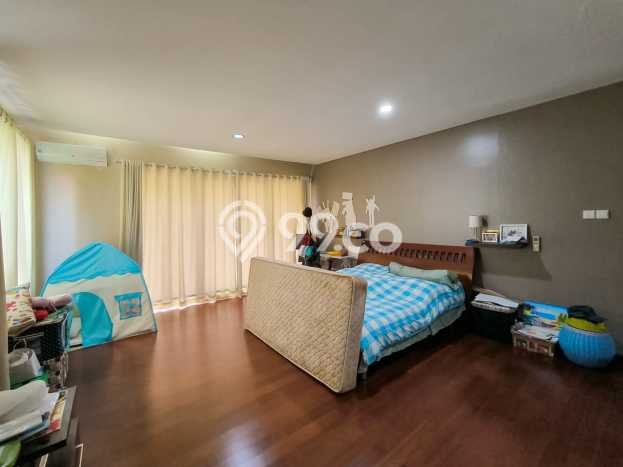 Dijual Rumah Mewah Megah Dengan View Cantik di Bintaro, Jakarta Selatan Dijual Rumah Mewah Megah Dengan View Cantik di Bintaro, Jakarta Selatan