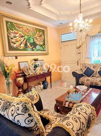 Siap Huni Hunian Elit 5 Kamar di Kebayoran Lama Dekat ke Mana Saja Siap Huni Hunian Elit 5 Kamar di Kebayoran Lama Dekat ke Mana Saja