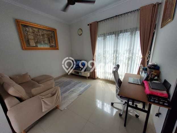 Rumah Luas Asri 3 KT Siap Pakai di Joglo Jakarta Barat Rumah Luas Asri 3 KT Siap Pakai di Joglo Jakarta Barat