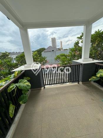 Rumah Luxury Modern Tanpa Renovasi di Bintaro Tangerang Selatan Rumah Luxury Modern Tanpa Renovasi di Bintaro Tangerang Selatan