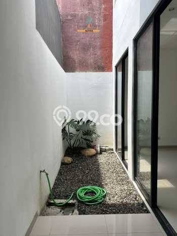 Rumah Modern 2 KT di Bintaro Tangerang Selatan Unfurnished Rumah Modern 2 KT di Bintaro Tangerang Selatan Unfurnished