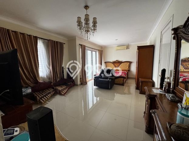 Rumah Eksklusif Siap Huni LT 240m2 di BSD, Tangerang Selatan Rumah Eksklusif Siap Huni LT 240m2 di BSD, Tangerang Selatan