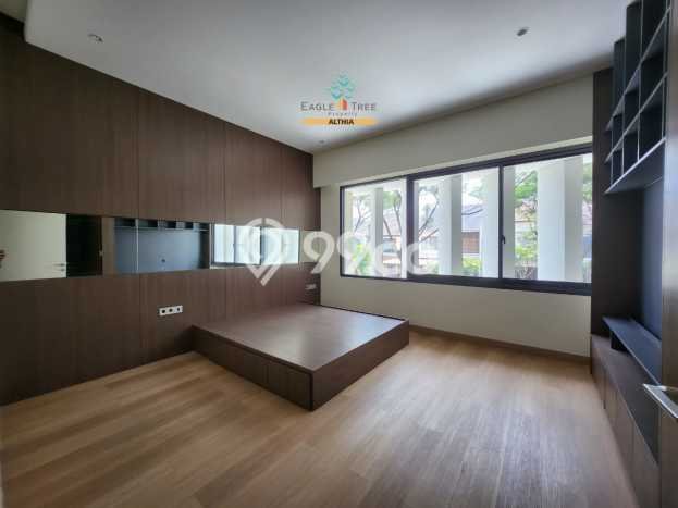 Rumah Elit LB 233m2 Siap Huni Desain Elegan di Bintaro, Tangerang Selatan Rumah Elit LB 233m2 Siap Huni Desain Elegan di Bintaro, Tangerang Selatan