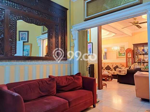 Siap Huni Hunian Elit 5 Kamar di Kebayoran Lama Dekat ke Mana Saja Siap Huni Hunian Elit 5 Kamar di Kebayoran Lama Dekat ke Mana Saja