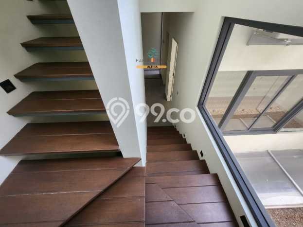 Rumah Elit LB 233m2 Siap Huni Desain Elegan di Bintaro, Tangerang Selatan Rumah Elit LB 233m2 Siap Huni Desain Elegan di Bintaro, Tangerang Selatan