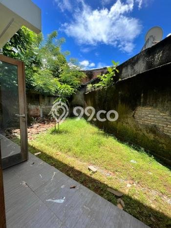 Rumah Asri di BSD City, Tangerang, LT 247m² Bangunan 220m² Rumah Asri di BSD City, Tangerang, LT 247m² Bangunan 220m²