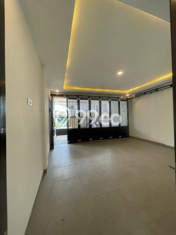 Hunian Mewah LB 300m2 Siap Huni Desain Elegan di Bintaro, Tangerang Selatan Hunian Mewah LB 300m2 Siap Huni Desain Elegan di Bintaro, Tangerang Selatan