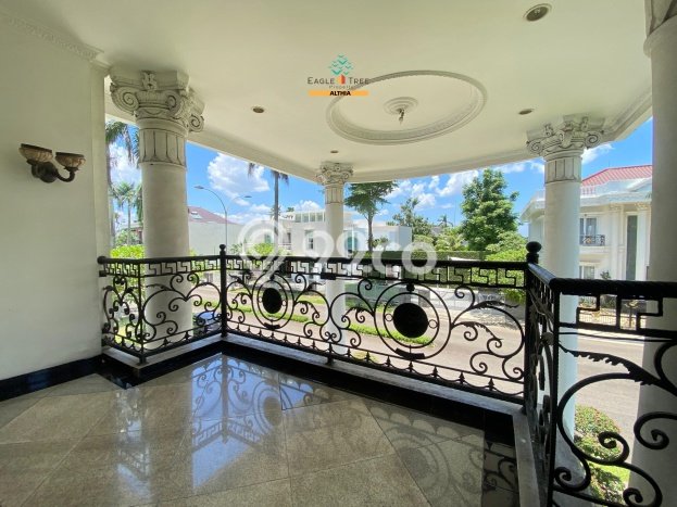 Rumah Mewah Siap Huni LT 580m2 di BSD, Tangerang Selatan Rumah Mewah Siap Huni LT 580m2 di BSD, Tangerang Selatan