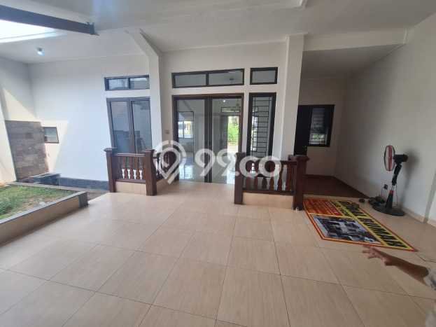 Rumah LB 190m² di Pusat Kota Serpong Utara, Tangerang Selatan - Lokasi Premium Rumah LB 190m² di Pusat Kota Serpong Utara, Tangerang Selatan - Lokasi Premium