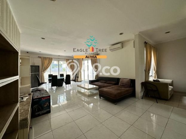 Ready to Use! Luxury House LT 210m2 Desain Modern di BSD Ready to Use! Luxury House LT 210m2 Desain Modern di BSD