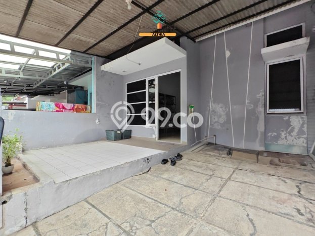 Rumah Luas Asri 2 KT Siap Huni di Villa Melati Mas Tangerang Selatan Rumah Luas Asri 2 KT Siap Huni di Villa Melati Mas Tangerang Selatan