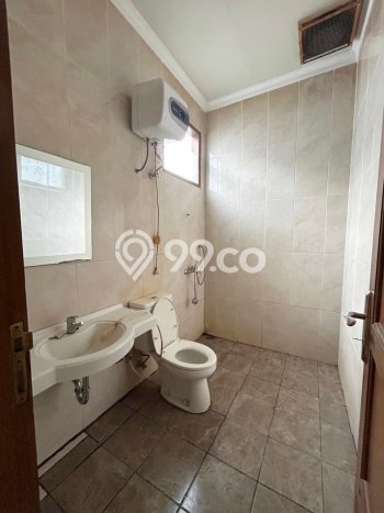 KESEMPATAN TERBAIK! Rumah Nyaman di BSD, Luas 180m² Bangunan 120m² KESEMPATAN TERBAIK! Rumah Nyaman di BSD, Luas 180m² Bangunan 120m²