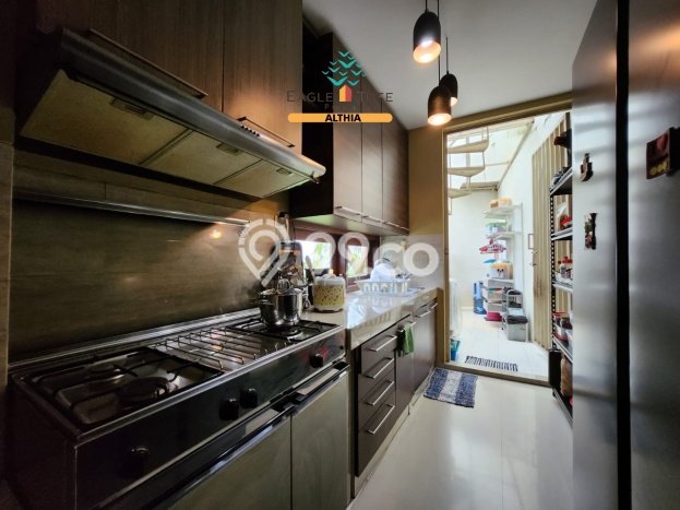 Hunian Mewah LB 170m2 Siap Huni Desain Elegan di Bintaro, Tangerang Selatan Hunian Mewah LB 170m2 Siap Huni Desain Elegan di Bintaro, Tangerang Selatan