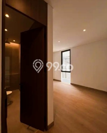 Jual Rumah Luas Megah Dengan View Eksklusif di Kemang, Jakarta Selatan Jual Rumah Luas Megah Dengan View Eksklusif di Kemang, Jakarta Selatan
