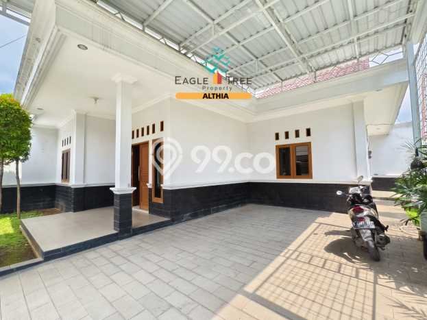 Rumah Elit Modern Tanpa Renovasi di Joglo Jakarta Barat Rumah Elit Modern Tanpa Renovasi di Joglo Jakarta Barat