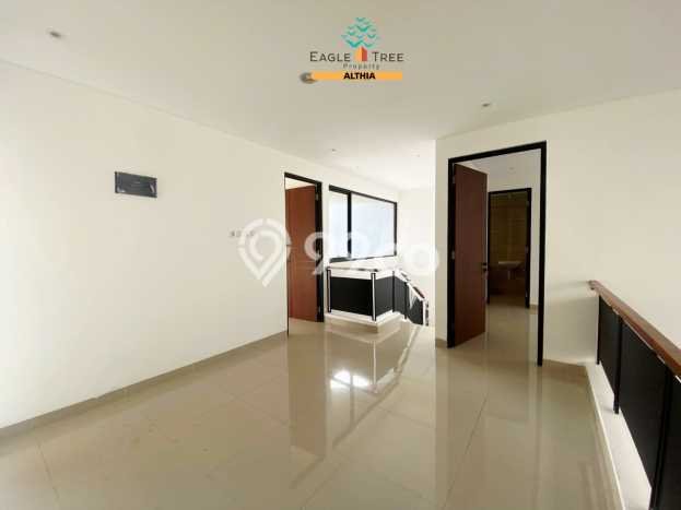 Rumah Elit LB 285m2 Siap Huni Desain Elegan di Bintaro, Tangerang Selatan Rumah Elit LB 285m2 Siap Huni Desain Elegan di Bintaro, Tangerang Selatan