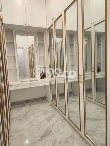 For Sale! Luxury House LT 240m2 Desain Modern di Pondok Indah For Sale! Luxury House LT 240m2 Desain Modern di Pondok Indah